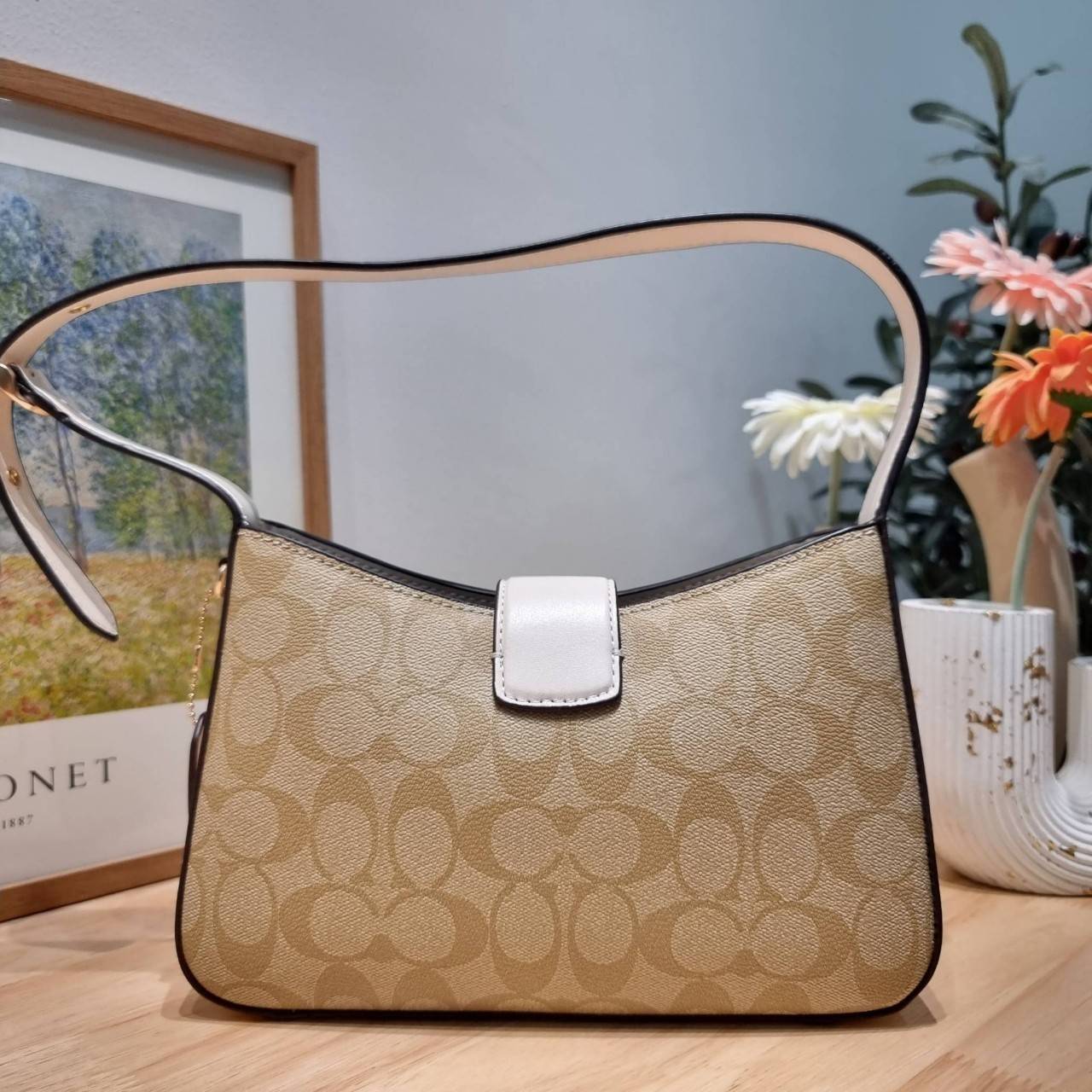 COACH ELIZA SHOULDER BAG IN SIGNATURE CANVAS CR532 / CR533 กระเป๋าสะพายไหล่ทรงโฮโบสุดหรู ดีไซน์โลโก้แบบใหม่สวยเด่น เกรดท็อปออริ เกรดดีสุด สลับแท้ 1:1 ใช้ต่างประเทศได้