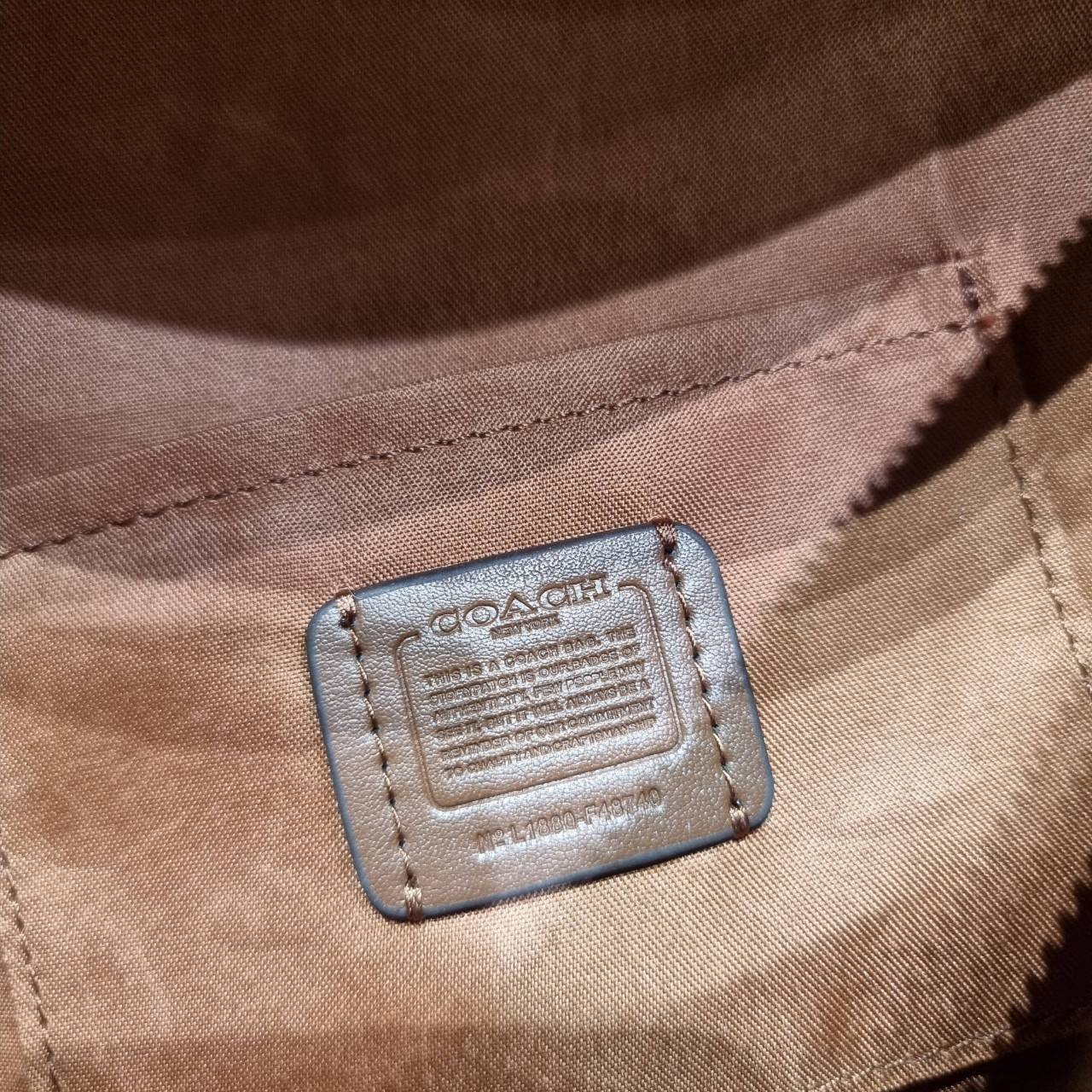 COACH F48740 BELT BAG IN SIGNATURE CANVAS กระเป๋าคาดอกทรง Unisex ที่ขายดีถล่มทลาย!! ขายได้ตลอดปี!! สวยเท่ทุกสี วัสดุหนังแคนวาสเคลือบคุณภาพดี ทนทาน ใช้งานง่าย ภายในเป็นช่องโล่ง เหมาะสำหรับคนที่ชอบพกอะไรง่ายๆ รับรองตอบโจทย์น้า