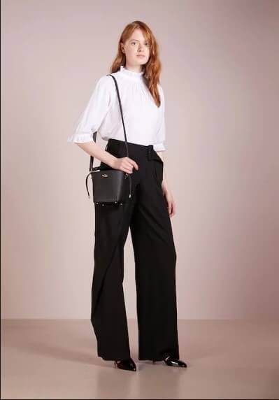 Kate spade new york cameron street pippa bag 2018 พร้อมส่งอีกรอบ กระเป๋าวัสดุหนัง saffiano ทรงถัง สามารถถือได้หรือสะพายข้าง ด้านหน้าติดอะไหล่แบรนด์ ปากกระเป๋าเปิดปิดแบบหูรูด ภายในกระเป๋าโล่ง ใส่กระเป๋าสตางค์ใบยาวได้ หรือของอื่นๆได้จุ มาพร้อมสายสะพายยาว ถอ