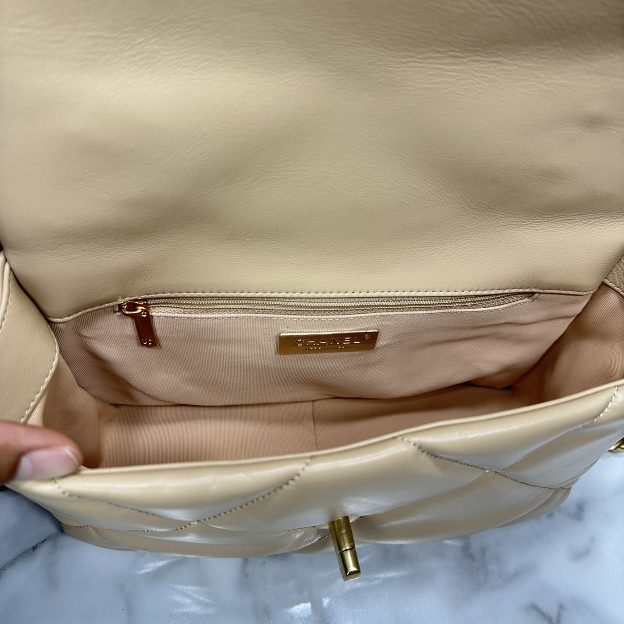 ORI หนังแท้ | CHANEL 19 Flap Bag 25cm กระเป๋าสะพายรุ่นยอดนิยม หนังนิ่มนุ่มลื่น หรูหราระดับตำนาน สวยงามเหนือกาลเวลา