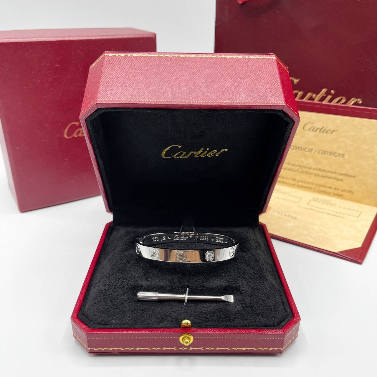 Cartier Love Bracelet, 4 diamonds กำไลข้อมือ Size 18 งานดีสุดเกรดออริจินิล วัสดุคุณภาพดี ไม่ลอกไม่ดำ กล่องใหญ่ตามแบบ งานปั้มครบตามรูปเลยค่ะ