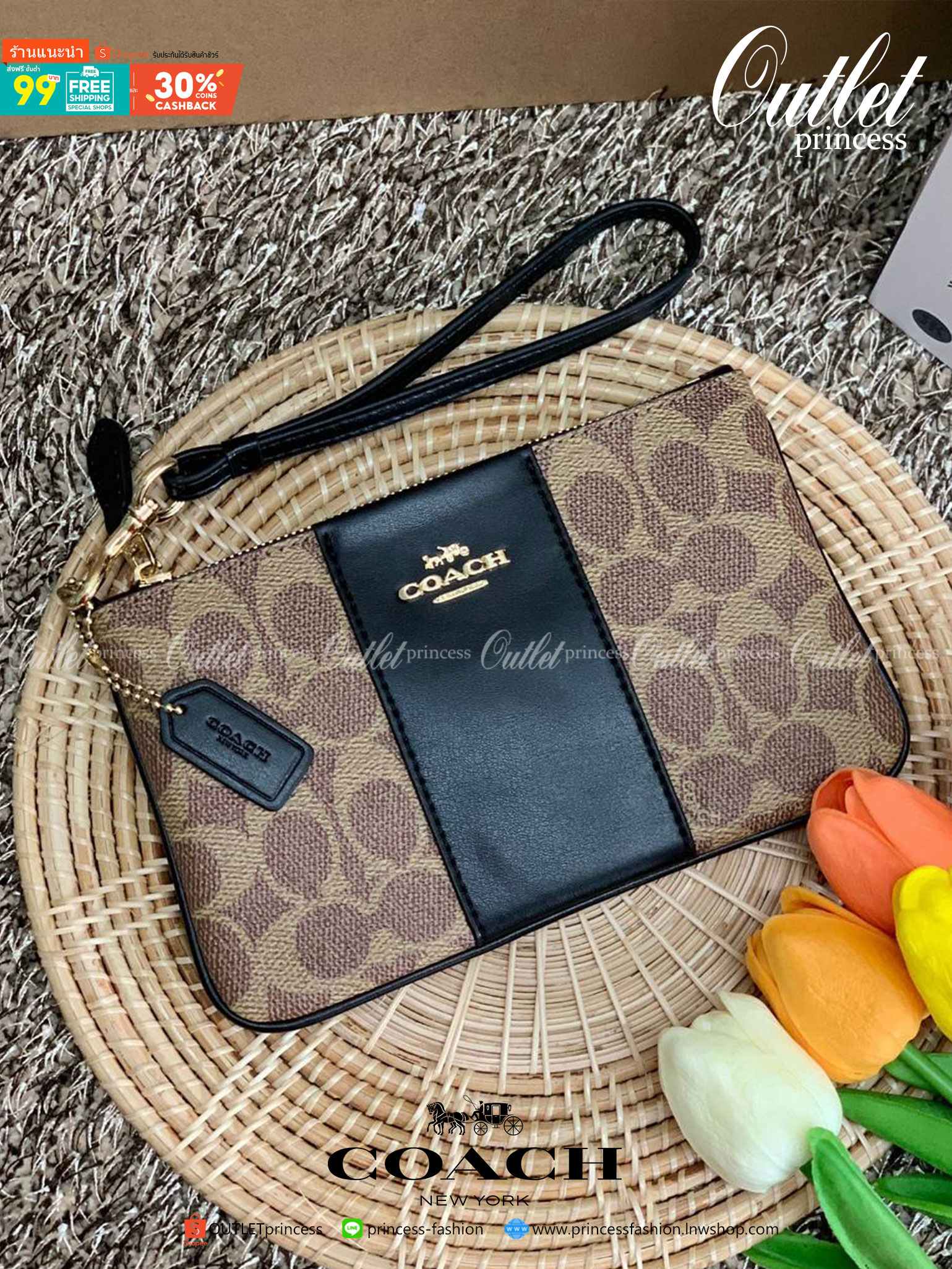COACH SMALL WRISTLET IN COLORBLOCK SIGNATURE ((32445)) ✔️กระเป๋าคล้องมือ วัสดหนัง pvc อย่างดี ลายซิกเนเจอร์ ตัดขอบสีตรงกลางสวยงามมากๆค่ะ แบบซิปเดียว ((ภายในใส่มือถือได้บางรุ่นค่ะ)) มีช่องเสียบบัตรให้2ช่องด้วยนะคะ