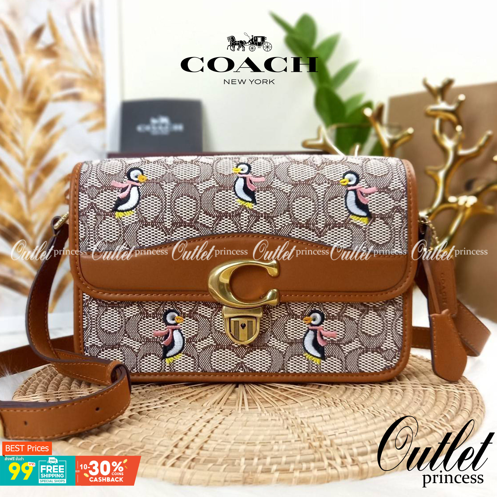 COACH STUDIO SHOULDER BAG IN SIGNATURE JACQUARD WITH PENGUIN MOTIF (C7935) กระเป๋าสะพาย ดีไซน์เฉียบ! สุดคลาสสิค ที่เป็นเอกลักษณ์เฉพาะตัว//วัสดุ JACQUARD พิมพ์ลาย SIGNATURE ผสมหนังแท้ รูปทรงสวย ดีเทลเรียบหรู เพิ่มดีไซน์โดดเด่น ด้วยการปักเย็บ รูปเพนกวินสุดน