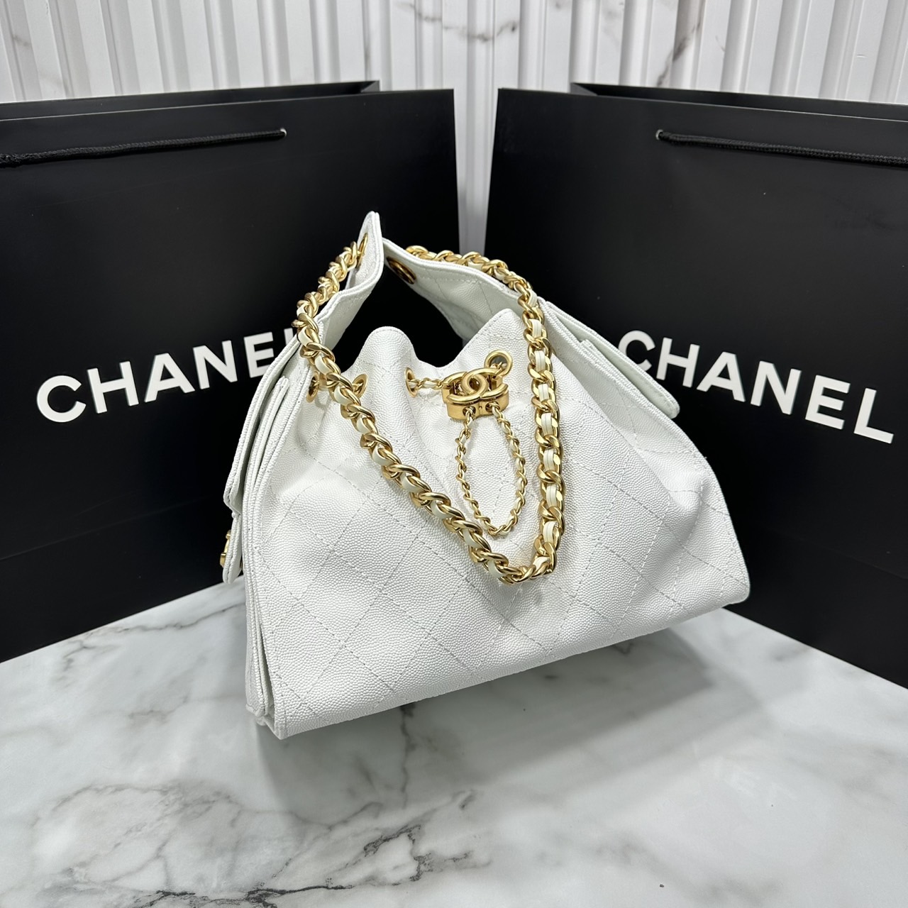 ORI หนังแท้ | 25cm CHANEL 25 Small Handbag Spring-Summer 2025 กระเป๋าสะพายรุ่นใหม่สุดฮอตแห่งปี หนังแท้ลายเกรน ที่สุดแห่งความไอคอนิก มาพร้อมใบเล็ก อะไหล่สีทองสวยหรู