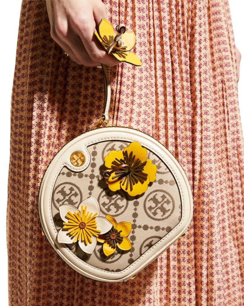 TORY BURCH T MONOGRAM FLORAL MOON CROSSBODY BAG คอลเลคชั่นใหม่ น่ารักให้ใจไปเลย กับประเป๋าสะพายทรงสวย ดีไซน์ใหม่ล่าสุด สไตล์งานคราฟ มีลูกเล่นประดับดอกไม้