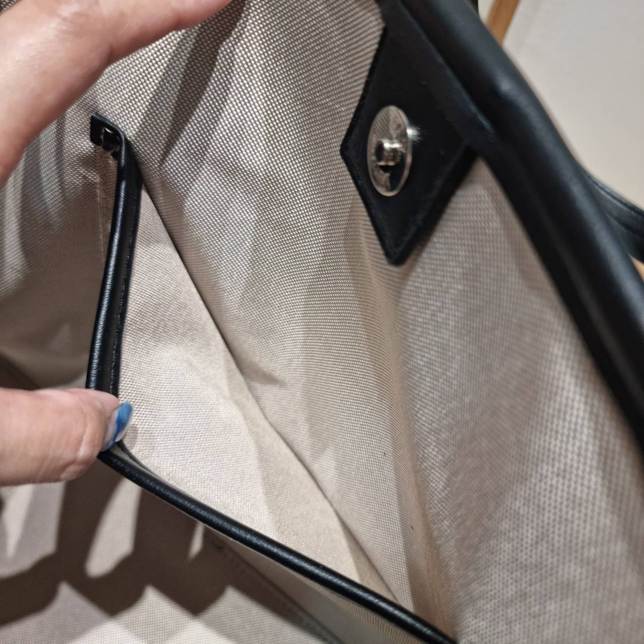 Rally movement tote bag กระเป๋าทรงโท้ท ดีไซน์คลาสสิค เรียบง่ายแต่ดูแพง มีระดับสุดๆ ไอเท็มสุดปัง ออกมาก็ sold out ไวมากๆ รุ่นใหม่และเป็นรุ่นที่ตามหา