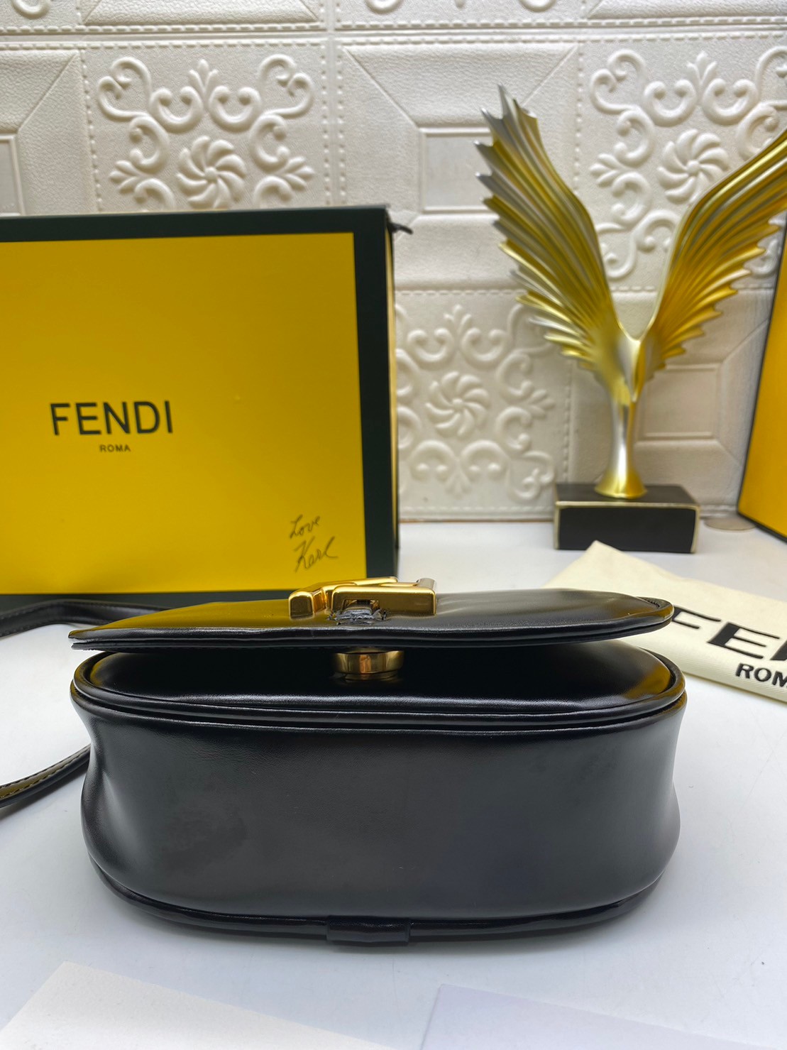 FENDI C’mon Mini leather bag สีดำ เกรดออริจินอล สลับแท้ ภาพถ่ายจากงานขายจริง ใช้งานต่างประเทศได้