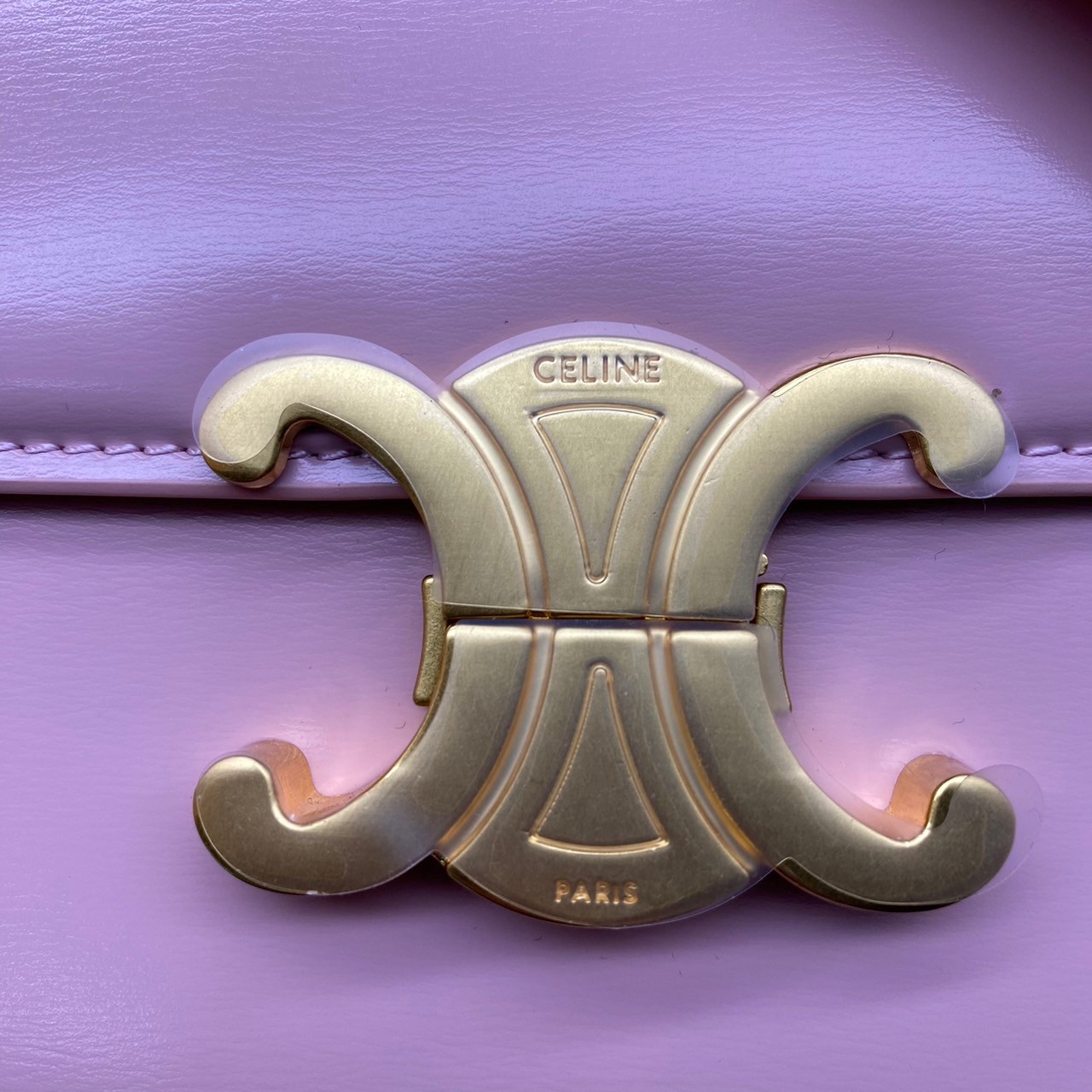 TEEN 18cm : CELINE TEEN TRIOMPHE BAG IN SHINY CALFSKIN / Celine Triomphe Bag / Celine Bag พร้อมส่ง 7 สี เกรดออริ 1:1 กระเป๋าแบรนด์หรูที่ควรมีแห่งปี รูปทรงสี่เหลี่ยมรุ่นฮอตฮิตของเหล่าดาราและเซเลบทั้งหลาย ดีไซต์เรียบหรู