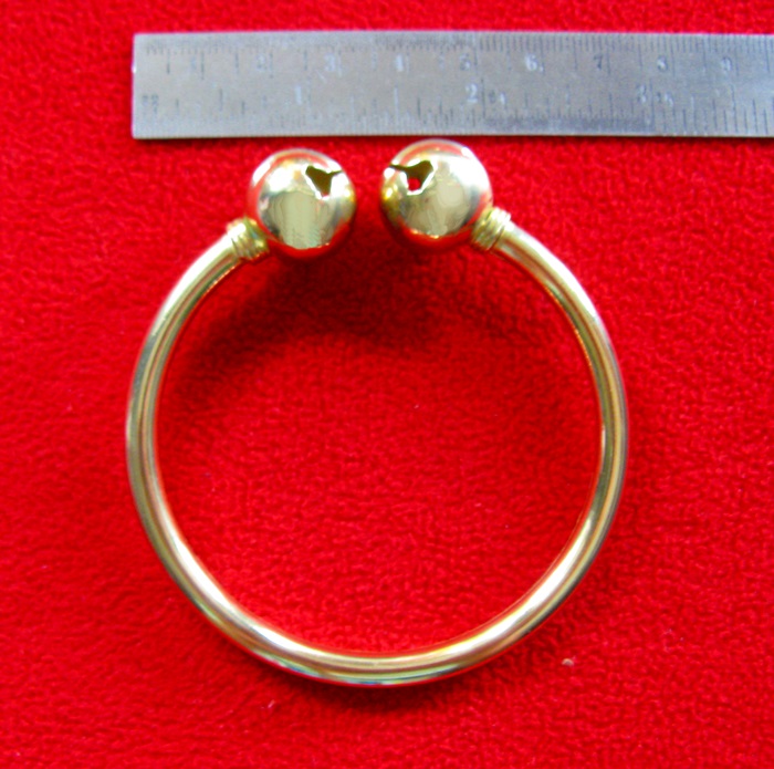 กำไลข้อเท้าเด็กโตเนื้อทองเหลืองหัวกระดิ่ง เหมาะสำหรับรับขวัญเด็กโตค่ะ