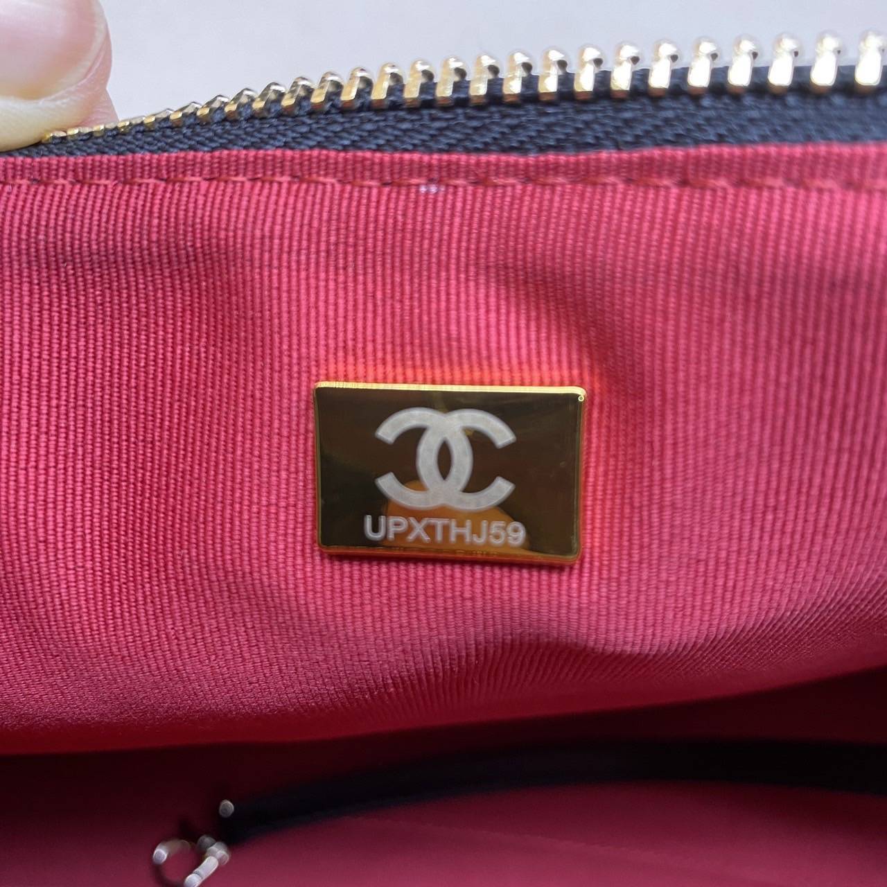 Chanel Hobo Bag 23B 28cm ออริสลับแท้ ใช้งานต่างประเทศได้ งานเกรดหนังสวย อะไหล่ทองสวยหรู กระเป๋าสะพายทรงโฮโบใบใหญ่ จุของได้เยอะ มี 2 ขนาดกำลังสวย ดีไซน์ใหม่ 2023 ตัวแม่ตัวมัม ห้ามพลาดเลยค่า