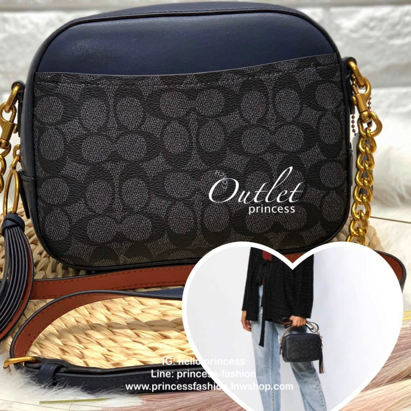 COACH SIGNATURE CROSSBODY BOX BAG ((F31208)) 🔺สินค้าขายดี กระเป๋าสะพายวัสดุหนังแท้ จาก coach factory outlet หนังนิ่ม ทรงสวย ตัวกระเป๋าลายแบรนด์ ตัดขอบหนังเรียบได้สวยงามค่ะ ด้านหน้า-หลัง มีช่องสำหรับใส่ของ เปิดปิดกระเป๋าแบบซิป ที่จับเป็นพวงหนังอะไห