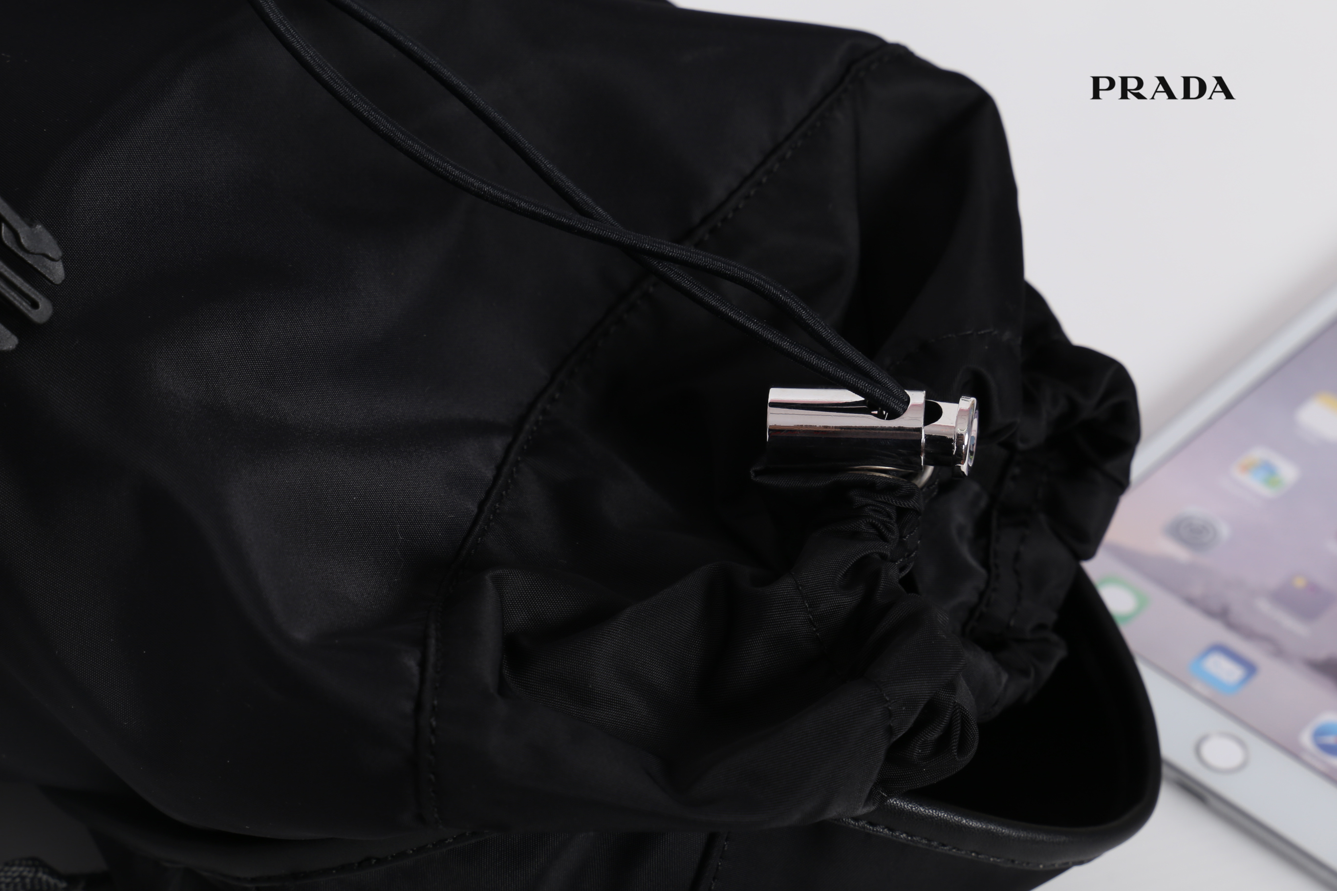 PRADA NYLON MINI BACKPACK สินค้า Premium gift จากเค้าเตอร์แบรนด์ต่างประเทศ รุ่น Limited edition กระเป๋าสะพายเป้ Size mini ขนาดกำลังน่ารัก ที่ฮ๊อตสุดๆ วัสดุเป็น Nylon เนื้อหนา คุณภาพดี ขนาดกะทัดรัด พกพาสะดวก น้ำหนักเบา ด้านหน้าติดโลโก้แบรนด์ อะไหล่เงินสวยห