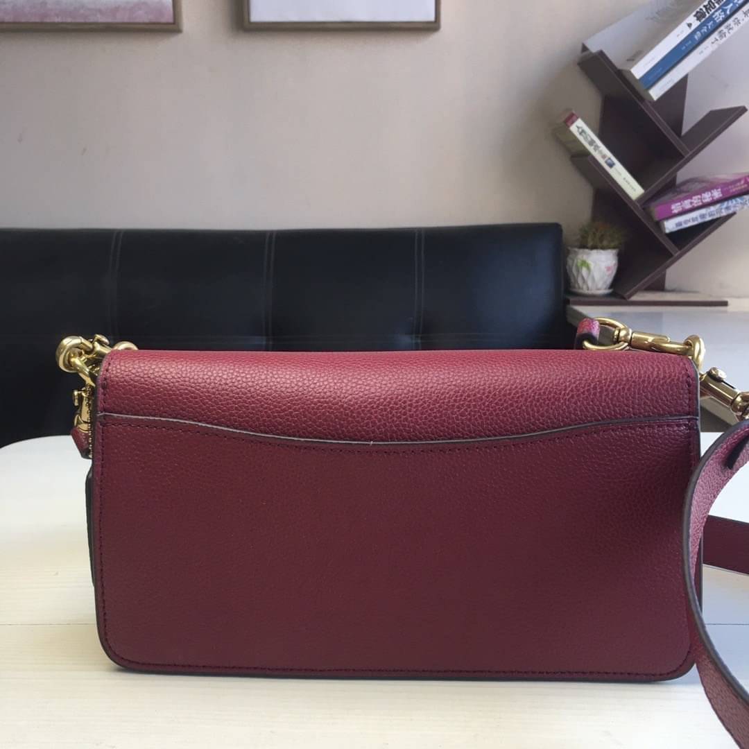 ของแท้ 💯% COACH Coach tabby convenience shoulder bag crossbody Product Details Polished pebble leather Inside zip and multifunction pockets Snap closure, fabric lining Outside slip pocket