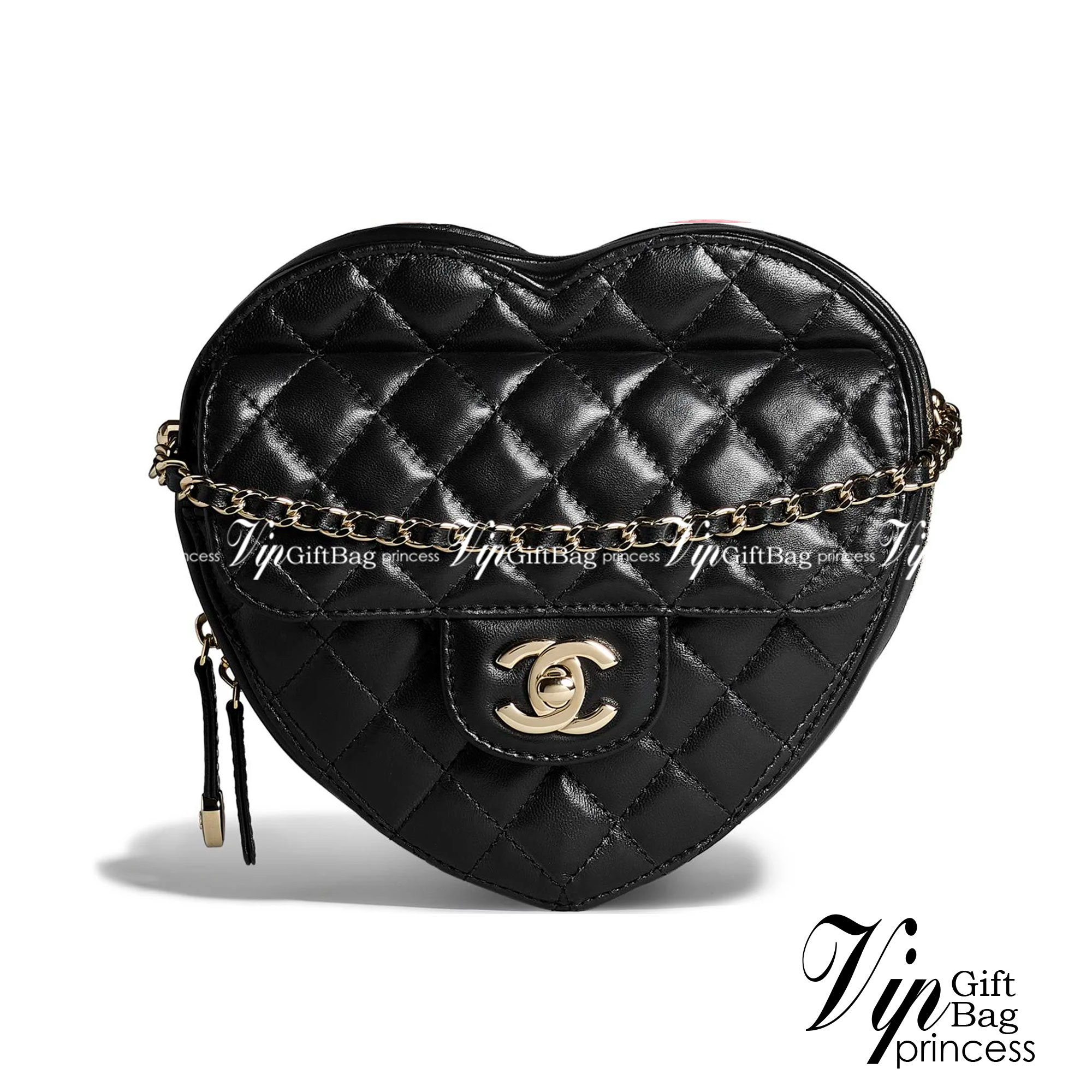 CHANEL Heart Bag Lambskin & Gold-Tone Meta ใหม่มาก สวยมาก มงมาก!! กระเป๋าสะพายสุดคิ้วท์ ที่ดีไซน์รูปทรงหัวใจไม่ซ้ำใคร น่ารักทุกสี น่าใช้ไปเลยแม่!! วัสดุหนังแกะฟอกสี เปิด-ปิดด้วยซิป ด้านหน้ามีช่องเก็บของจุกจิก ภายในเป็นช่องโล่ง ใส่มือถือ ใส่กระเป๋าสตางค์สั