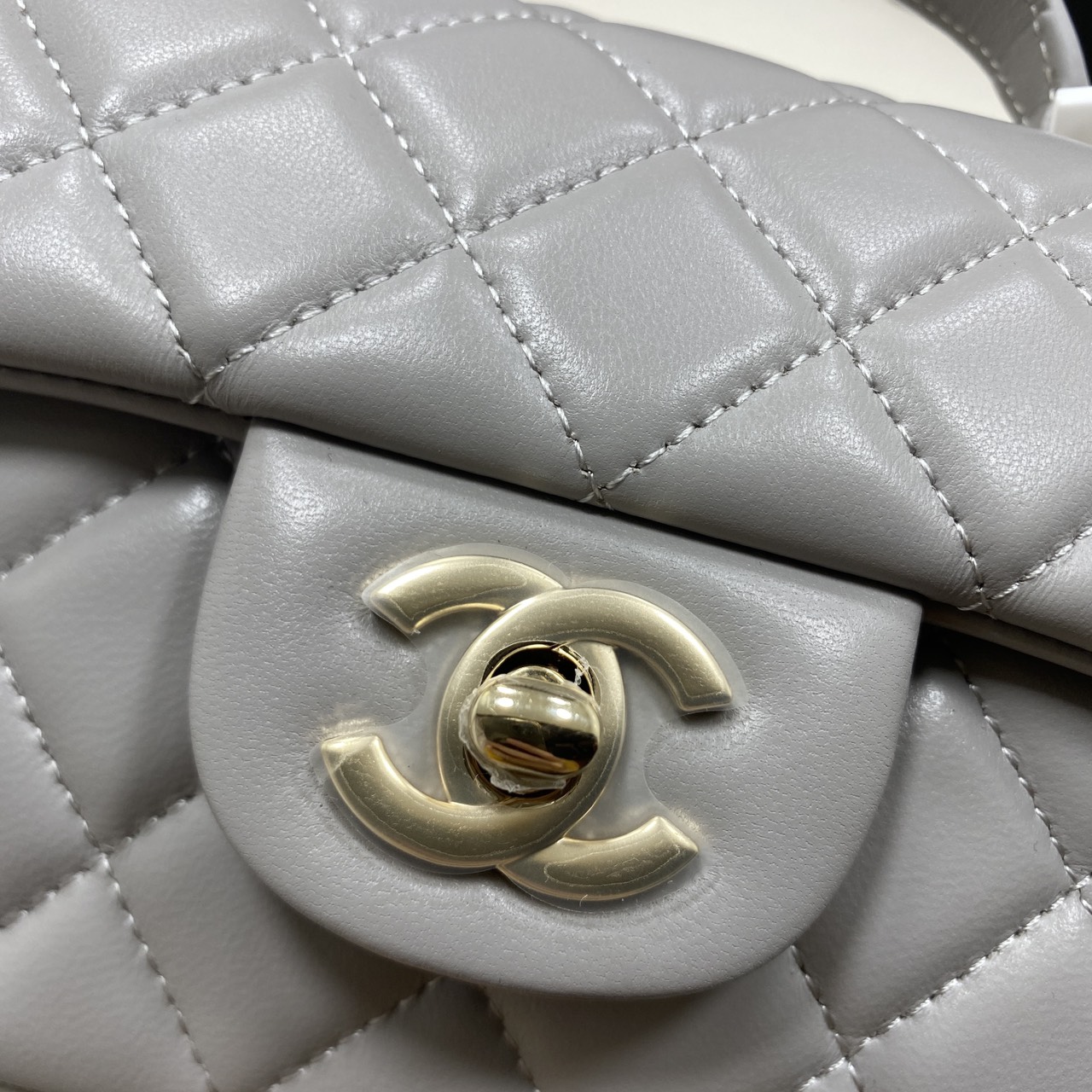 ORI หนังแท้ | CHANEL Classic Flap Bag TopHandle 20cm กระเป๋าสะพายคคลาสสิกพร้อมหูจับ หรูหราระดับตำนาน สวยงามเหนือกาลเวลา