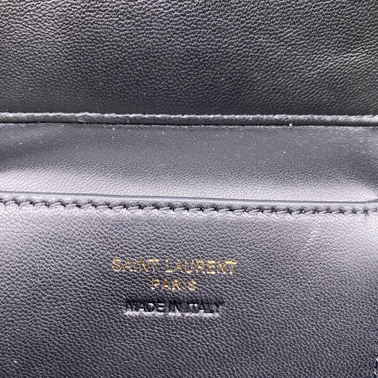 YSL GABY VANITY BAG กระเป๋าใส่เครื่องสำอางซิปรอบ งานหนังสวยเต็มใบ เกรดออริ สลับแท้ 1:1 ใช้ต่างประเทศได้