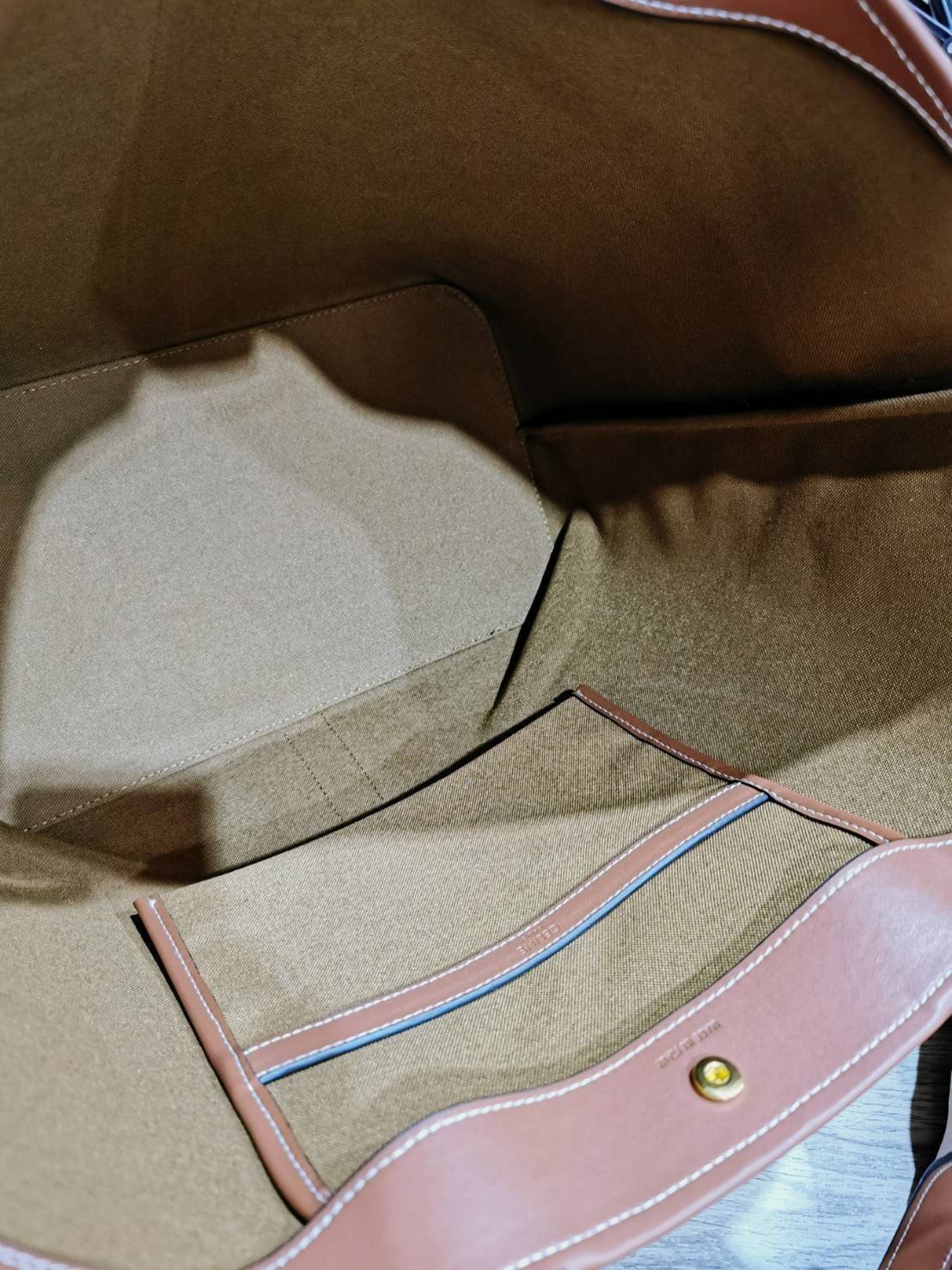 CELINE SHOPPING BAG VIP GIFT WITH PURCHASE (GWP) พรีเมี่ยมกิ๊ฟ Limited จาก CELINE HAUTEPARFUME DUTYFREE COUNTER วัสดุ TRIOMPHE CANVAS ดีไซน์ทรง TOTE สวยหรูคลาสสิคไม่มีเอ้าท์