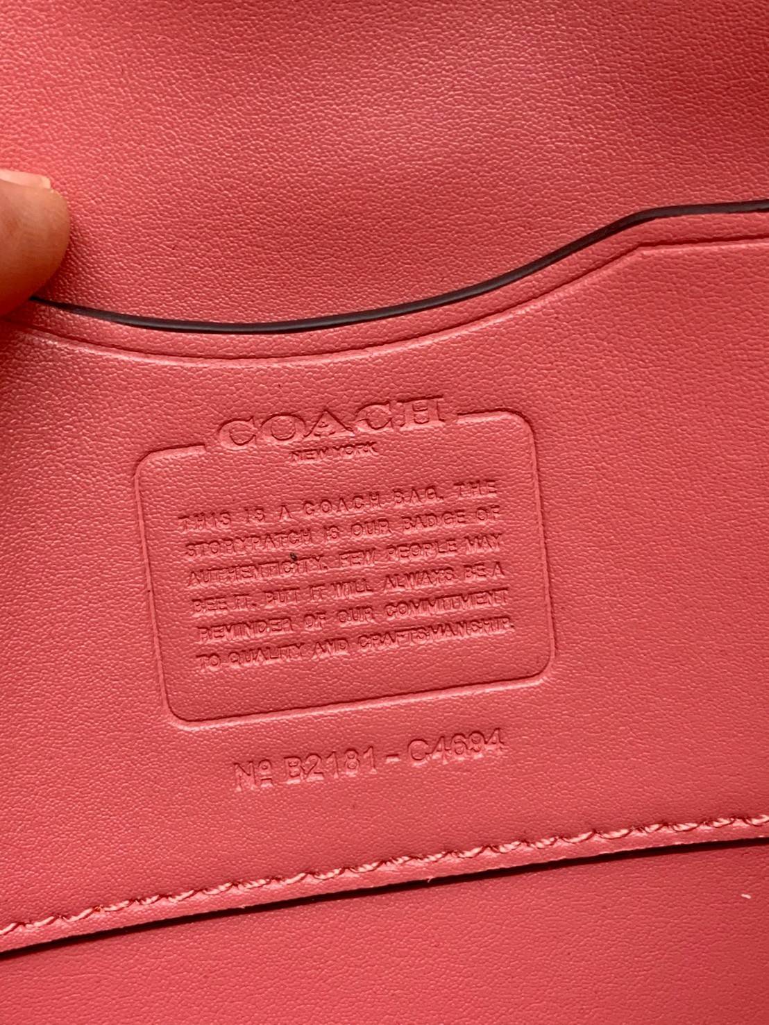 COACH ALIE SADDLE BAG JACQUARD IN SIGNATURE ((C4694//C3464)) พร้อมส่งที่ไทย รุ่นใหม่ล่าสุดค่ะ! กระเป๋าสะพายข้าง//ครอสบอดี้ร์//หรือทบสายคู่สะพายไหล่ได้ค่ะ วัสดุJacquard+หนังแท้ ได้สวยงามลงตัวมากๆ เปิดปิดกระเป๋าแบบกดล็อค มีอะไหล่โลโก้แบรนด์โดดเด่นปนคลาสสิค