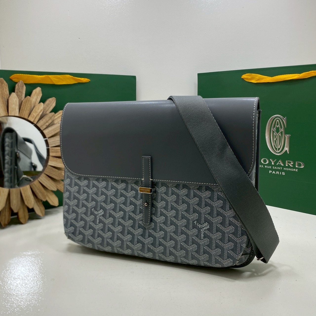 ORI หนังแท้ | Goyard Coursier Messenger bag กระเป๋าแมสเซ็นเจอร์ดีไซน์ใหม่ กะทัดรัดใช้งานได้อย่างคล่องตัว เหมาะมากสำหรับสายสปอร์ต ที่สุดของความหรูตอบโจทย์การใช้งาน ใบจริงสวยงามตามรูปค่ะ