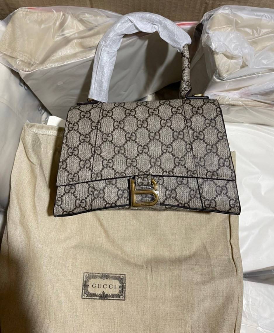 Gucci x Balenciaga The Hacker Project Small Hourglass Bag พร้อมส่งที่ไทย ภาพสินค้าถ่ายจากงานขายจริง ใช้งานต่างประเทศได้
