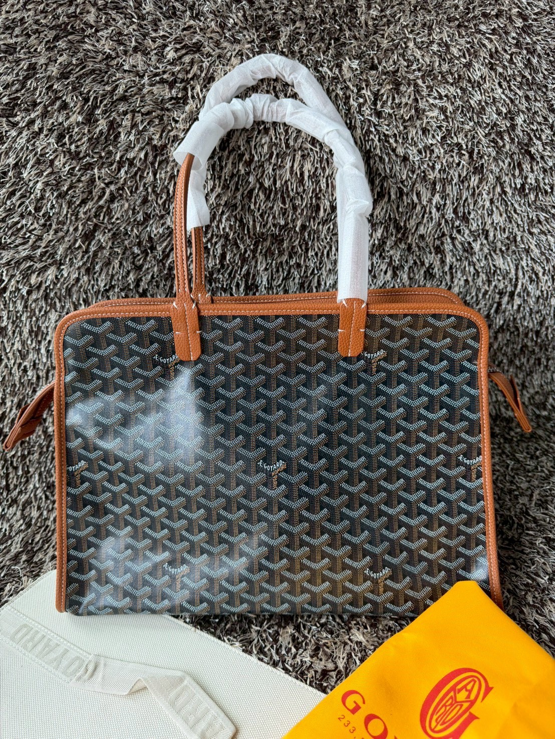Goyard Hardy PM Tote Bag กระเป๋าสะพายทรงโท้ท ทรงเหลี่ยมใบใหญ่ ภายในโล่งกว้างมาก จุของได้ครบ