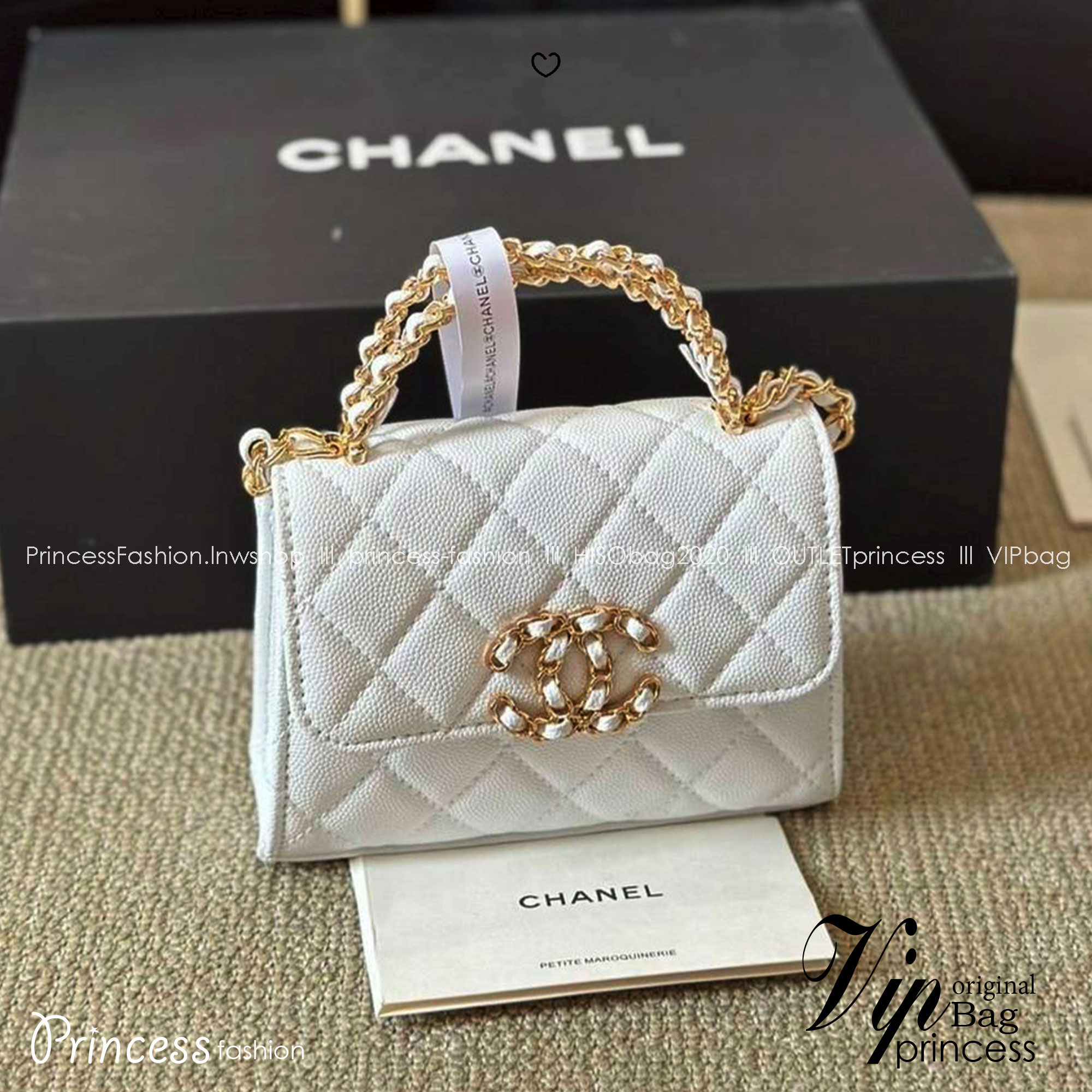 Chanel Caviar Mini Kelly Bag กระเป๋าถือทรงสวยไซส์มินิน่ารัก พร้อมหูจับและโลโก้หน้าร้อยโซ่สีทองสวยโดดเด่น ดีไซน์เรียบ หรูหรา สะพายแล้วขับผิวมากๆ