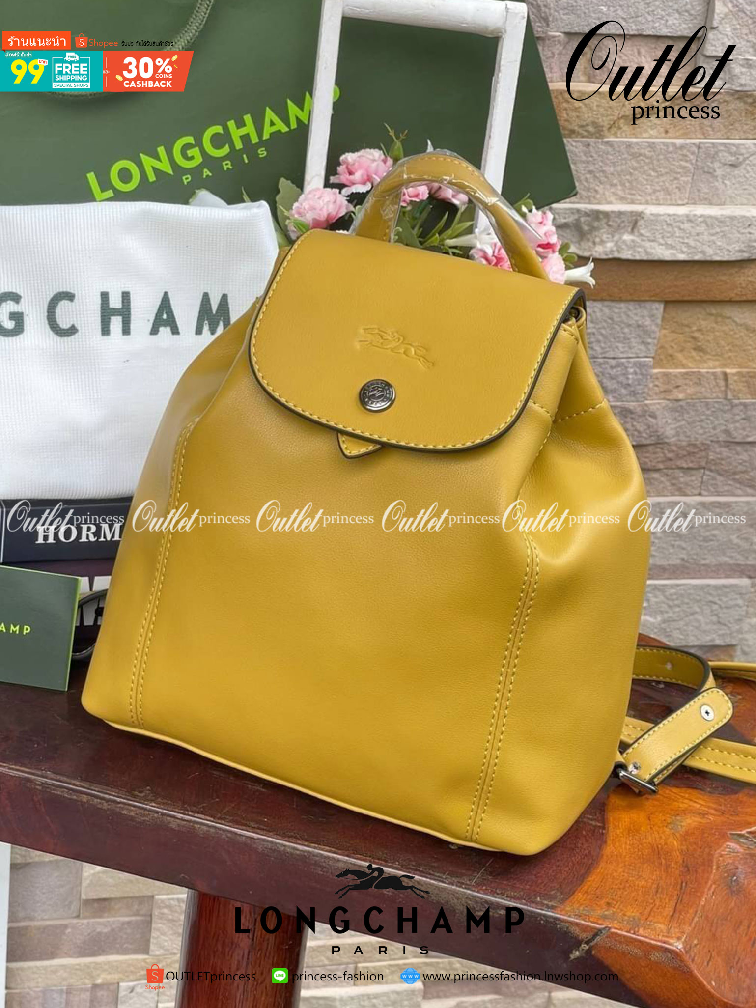 Longchamp Le Pliage Cuir Xs Leather Backpack แบรนด์ติดเทรนด์ตลอดไม่เคยเปลี่ยนกับ ทรง Le Pliage Cuir หนึ่งในตระกูลกระเป๋าสุดไอคอนิกจากแบรนด์ เมื่อรุ่น Le Pliage Cuir ในรูปแบบของหนังแกะ Metis ได้ถือกำเนิดขึ้นในปี 2012 เป้ที่มีการจัดการปรับดีไซน์ให้มีขนาดกำล