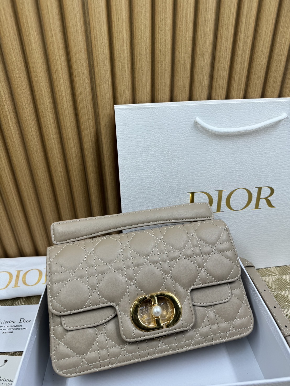 พร้อมส่ง 6 สี Small Dior Jolie Top Handle Bag 22cm กระเป๋าสะพาย เกรดออริ สลับแท้ 1:1 ใช้ต่างประเทศได้