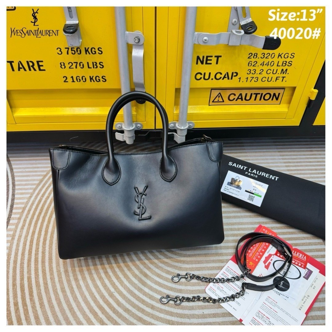 YSL Raphael Tote Bag กระเป๋าสะพายทรงโท้ทคอลใหม่ ขนาดกำลังสวย จุของได้เต็มที่ รูปทรงคลาสสิคชวนใช้ แต่งโลโก้หนังยับโดดเด่นเป็นเอกลักษณ์