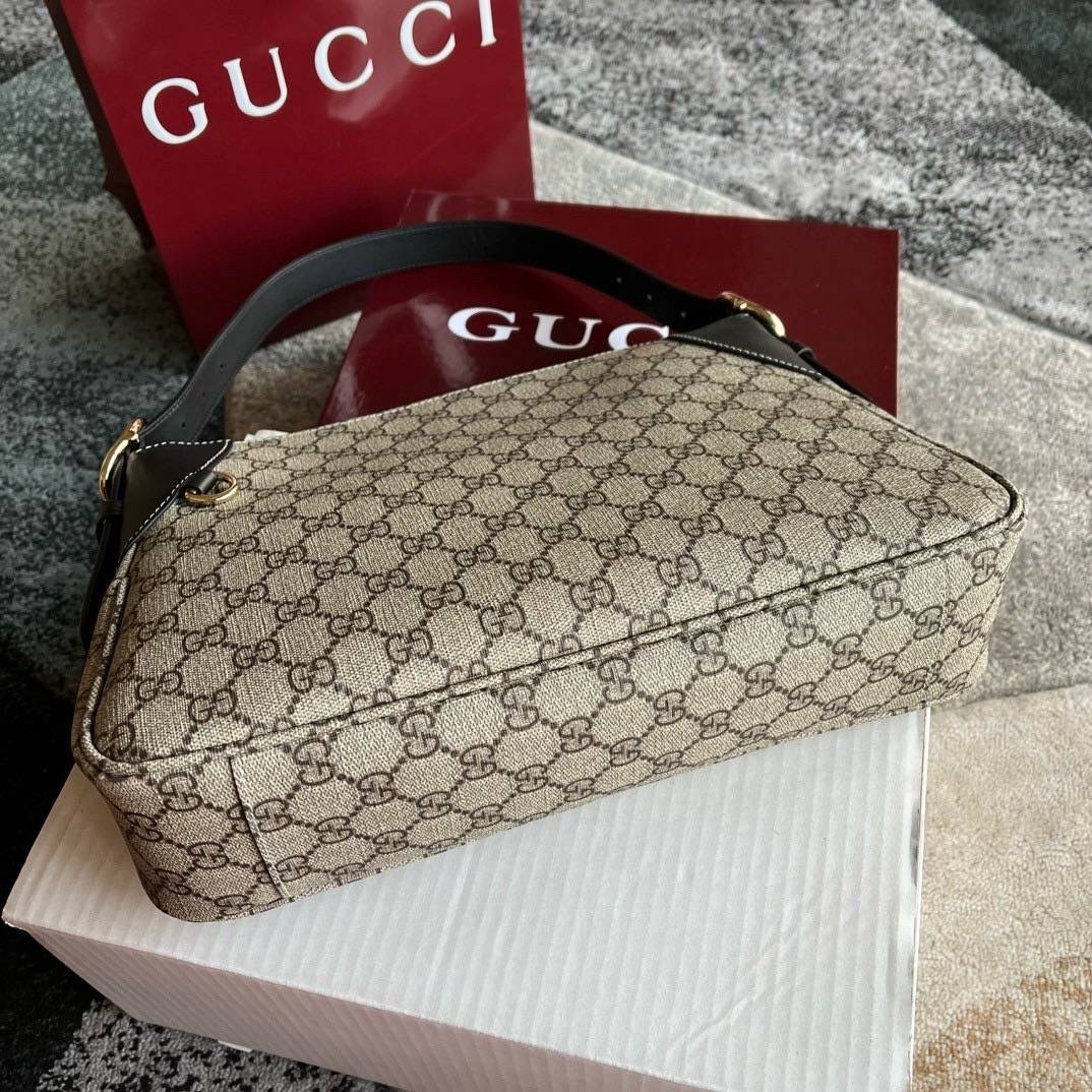 GUCCI GG Emblem medium shoulder bag กระเป๋าสะพายทรงใหม่สวยคลาสสิค เกรดหนังแท้ แคนวาสแท้ พิมพ์ลายคมชัด 🤍 เกรดออริจินอล สลับแท้