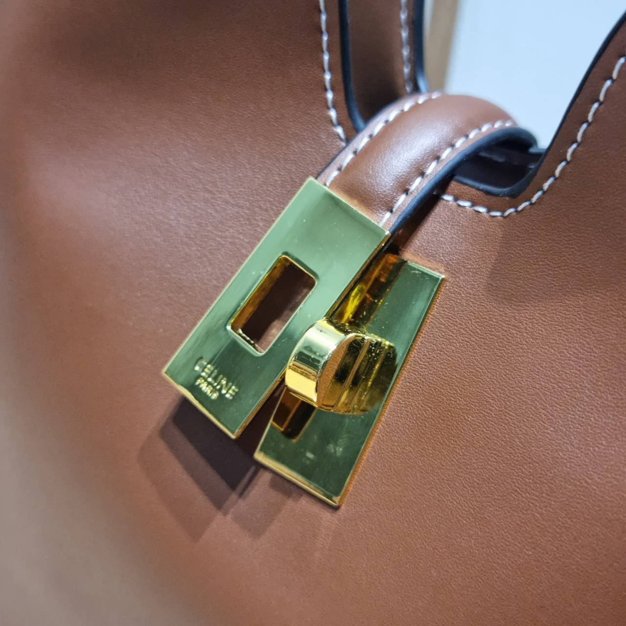 CELINE small camille soft bag มาแรงมาก! กับกระเป๋าที่ตัวแม่ใช้กันเยอะสุดๆ แม่ชมเอย อินฟลูดังๆมีใช้กันครบ ด้วยรูปทรงยอดนิยม