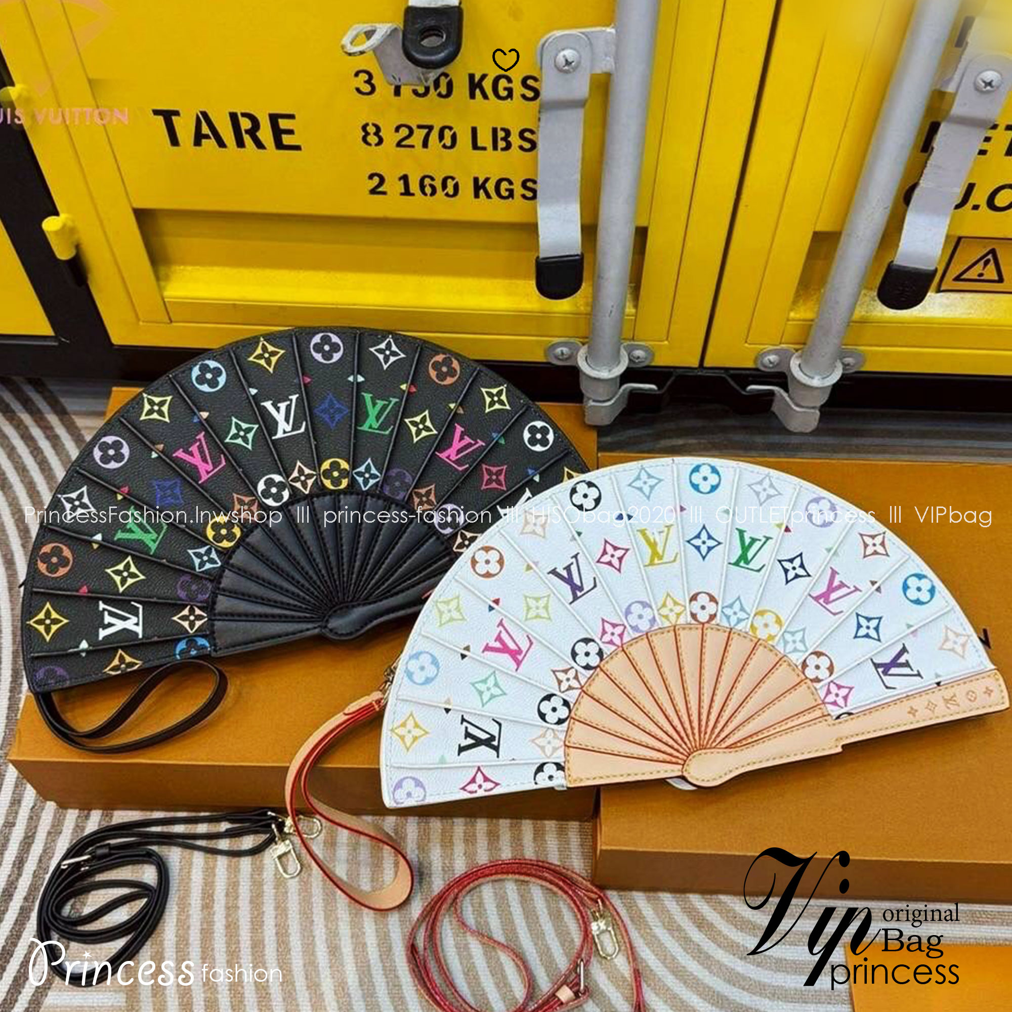 LV Fan Clutch Bag Monogram Flower กระเป๋าทรงคลัชรูปทรงคล้ายพัดพับได้ ดีไซน์น่ารักสดใส ใหม่ล่าสุด โดดเด่นไม่เหมือนใคร