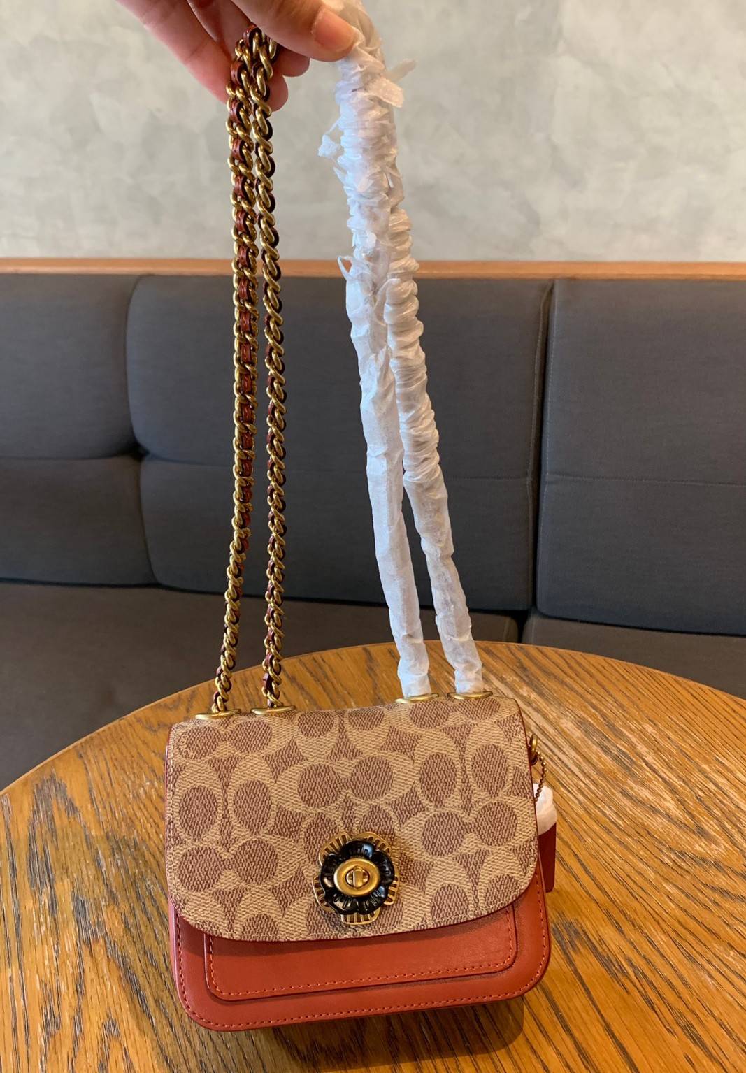 ของแท้ 100% COACH MADISON 16 CROSSBODY BAG LEATHER