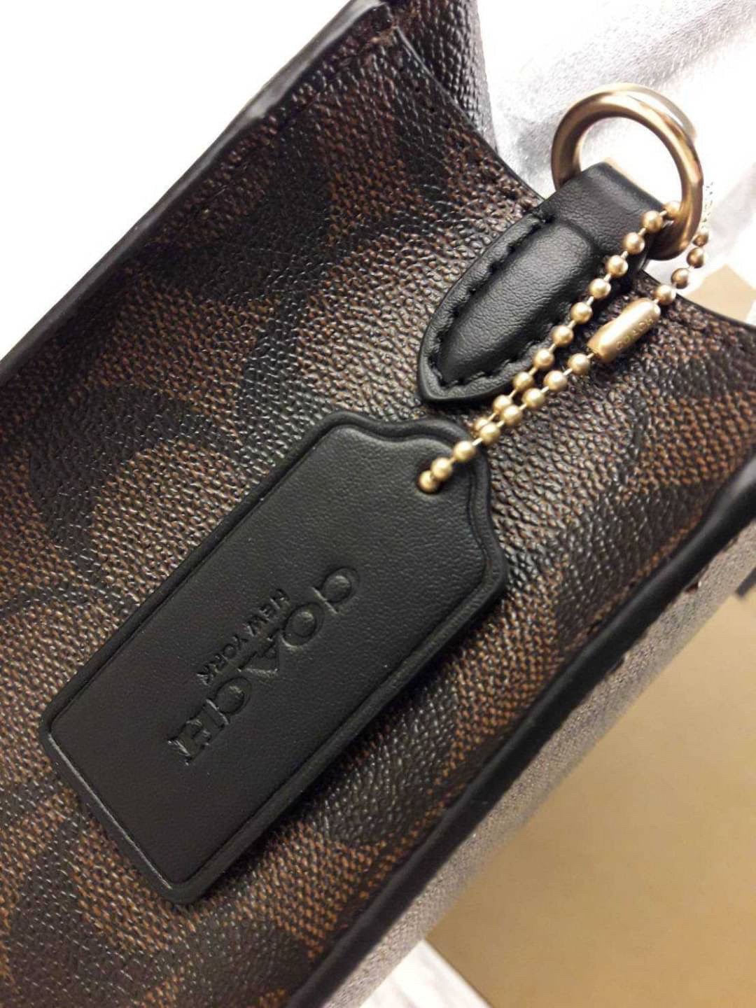 COACH MINI CALLY CROSSBODY IN SIGNATURE (COACH 5693)🌹>>>คว้าไว้ให้ทันนะเออ อย่าปล่อยให้หลุดมือไปเด็ดขาด