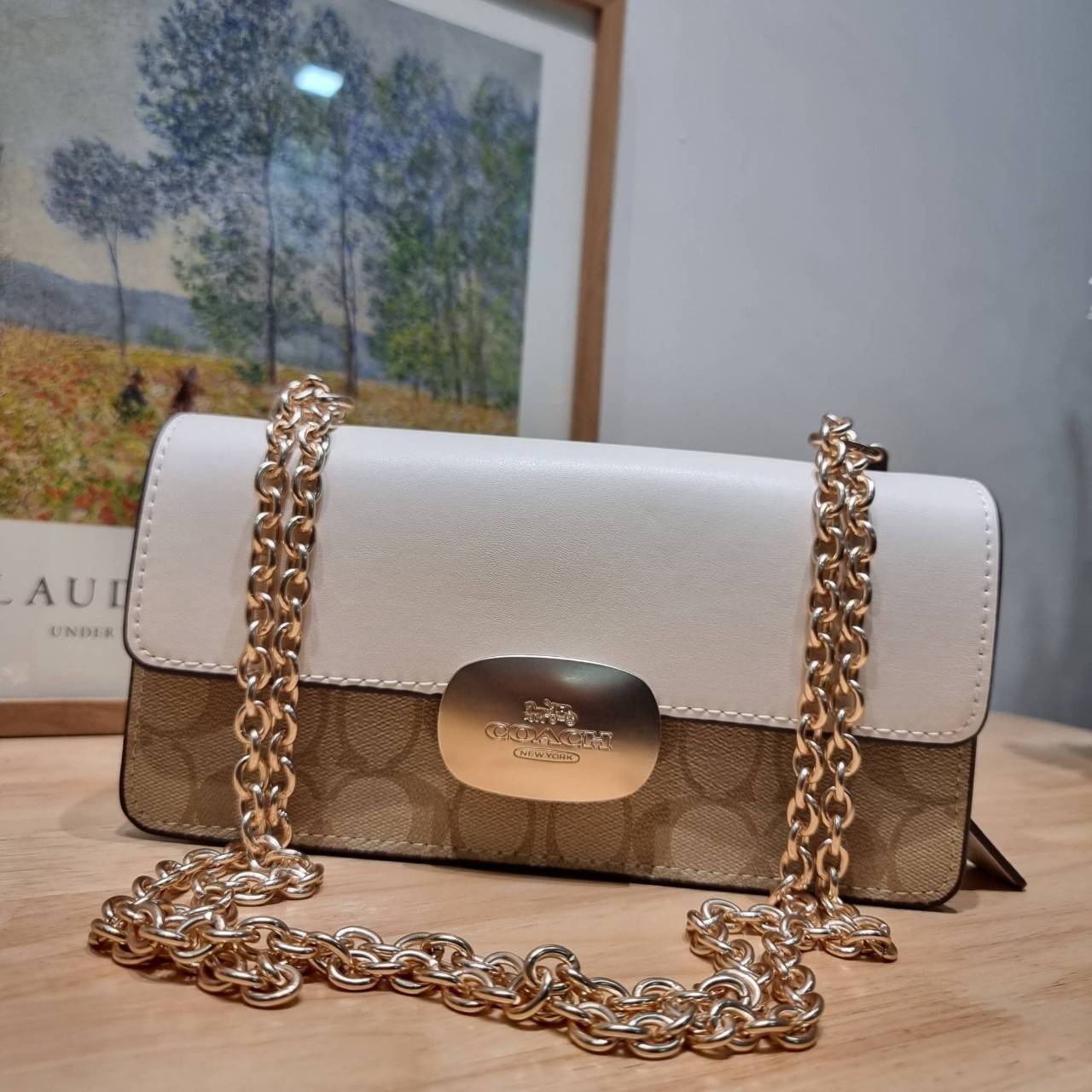 COACH CR528 ELIZA FLAP CROSSBODY IN SIGNATURE CANVAS กระเป๋าสะพายสุดหรู ดีไซน์โลโก้รุ่นใหม่สวยเด่น เกรดท็อปออริ เกรดดีสุด สลับแท้ 1:1