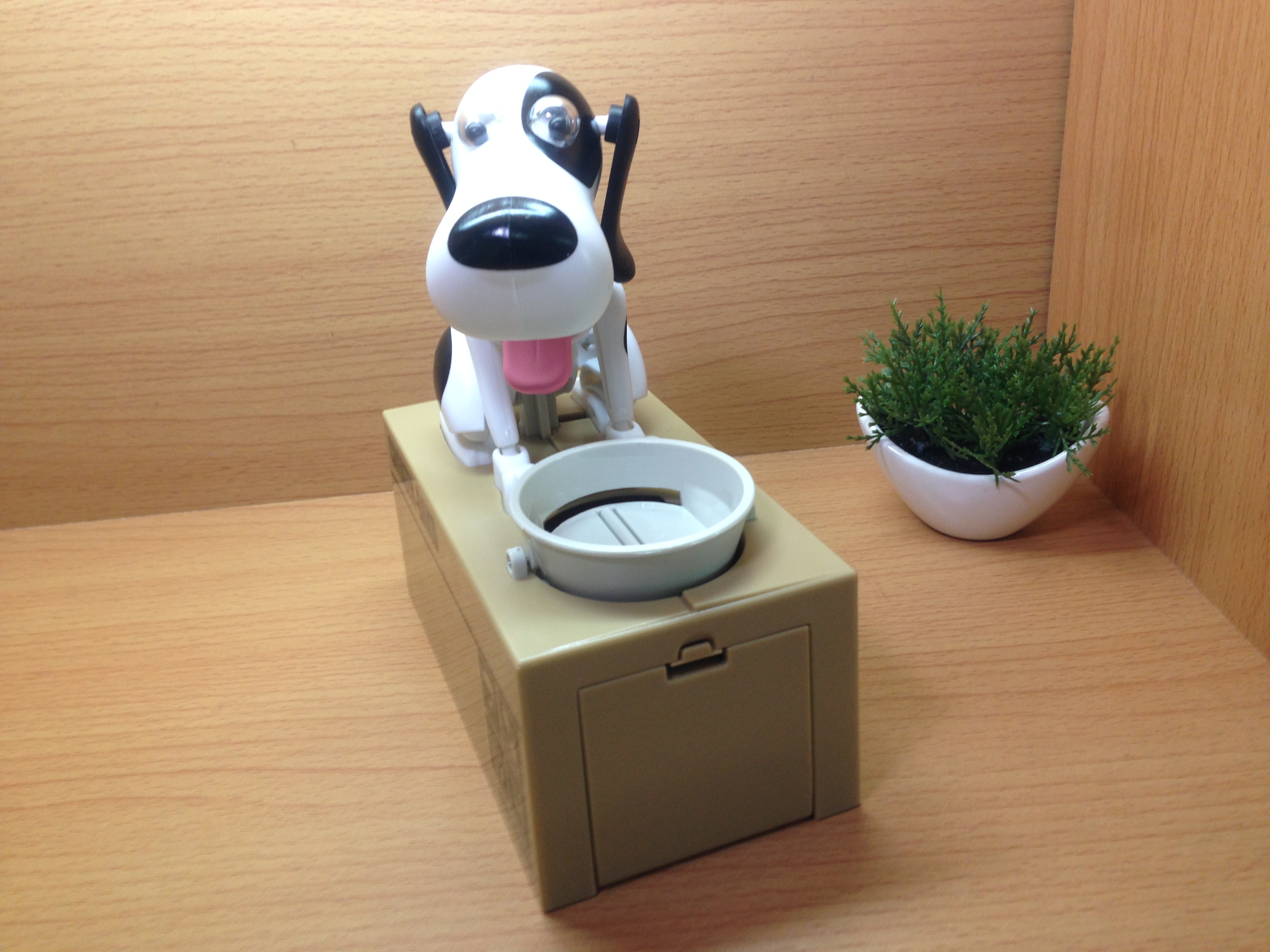 กระปุกออมสินสุนัขกินเหรียญ