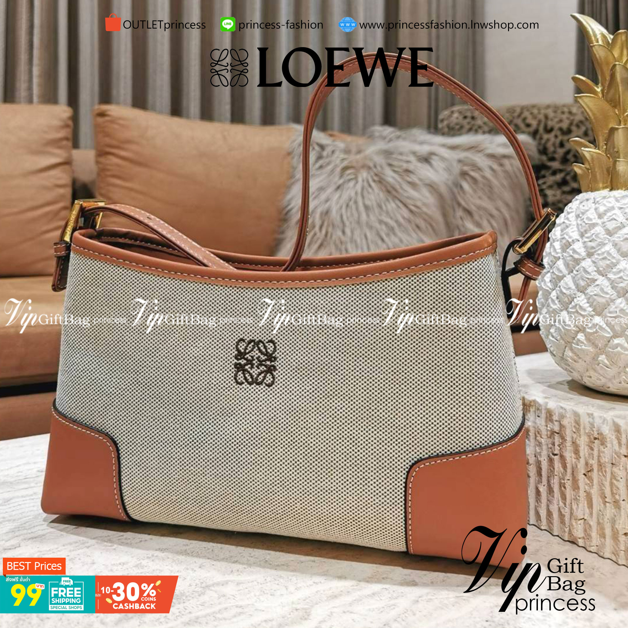 LOEWE SHOULDER BAG VIP GIFT WITH PURCHASE (GWP) พรีเมี่ยมกิ๊ฟ Limited จาก LOEWE PERFUME DUTYFREE COUNTER รุ่นใหม่วัสดุ Canvas Fabric ผสมผสานหนังแท้ CalfSkin ดีไซน์และโทนสีลงตัวสุดคลาสสิค เปิดปิดด้วยซิปแบรนด์อะไหล่ทอง ภายในโล่งกว้างซับในผ้าฝ้ายลายก้างปลาคง
