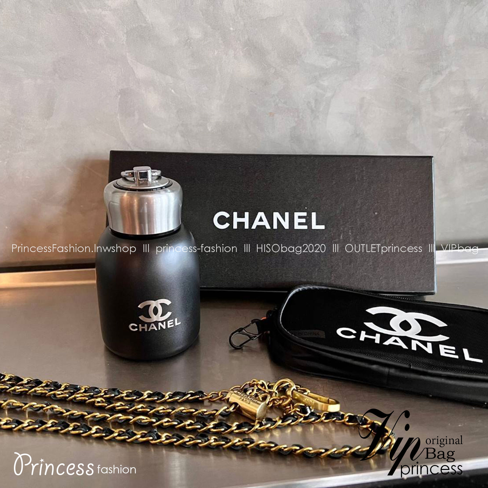 CHANEL SET BOX VIP MAKE UP ขวดน้ำ+กระเป๋า เซ็ทมีจำนวนจำกัด! มีประดับติดตัวหรูๆดูไฮ หรือพกพาแบบสะพายขึ้นเครื่องเดินทางได้เลย กับกระติกน้ำขนาดพกพาจาก Chanel วัสดุสแตนเลสอย่างดี สำหรับใส่น้ำ ใส่กาแฟ ตามความชอบเลยค่ะ