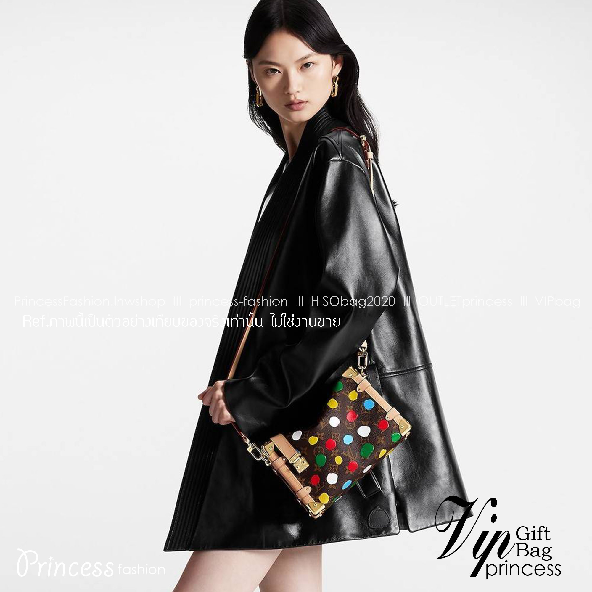 LV x YK SIDE TRUNK Monogram canvas bag สุดยอดกระเป๋าไอคอนนิค ทรงสวย ดีไซน์ใหม่ สวยมีเสน่ห์ รูปทรงกล่อง โดดเด่นด้วยหมุดเข้ามุม ซิปเปิด-ปิดล็อคได้ วัสดุหนังแคนวาส