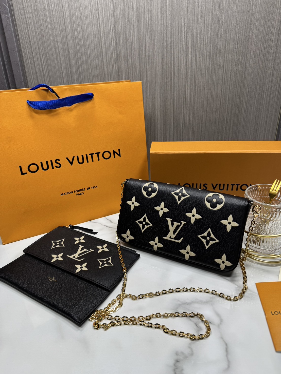 OP ORI หนังแท้ | LV Felicie Pochette bag in soft Monogram Empreinte leather กระเป๋าสะพายทรงพอชขนาดกะทัดรัด หนัง Monogram Empreinte เนื้อนุ่มประทับลาย Monogram สุดไอคอนิก