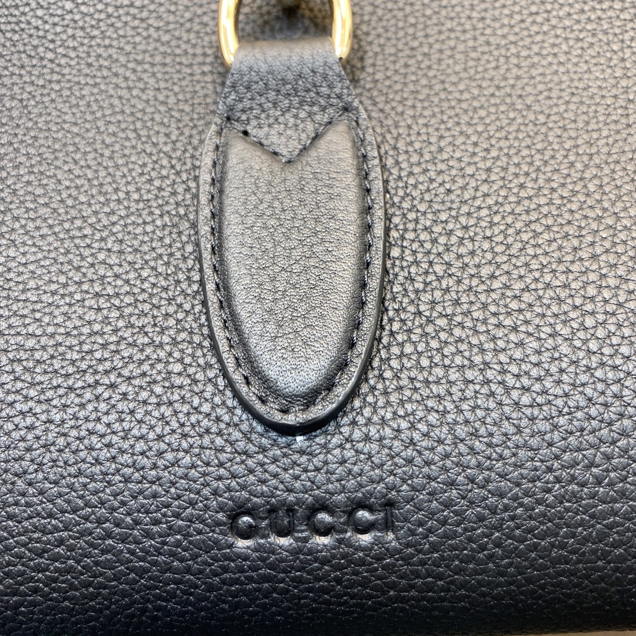 GUCCI MEDIUM TOTE BAG WITH HOOK CLOSURE / Gucci medium tote bag กระเป๋าทรงโท้ทสไตล์ใหม่ล่าสุด เกรดออริ 1:1 สลับแท้ ใช้งานต่างประเทศได้ ภาพถ่ายจากงานจริง