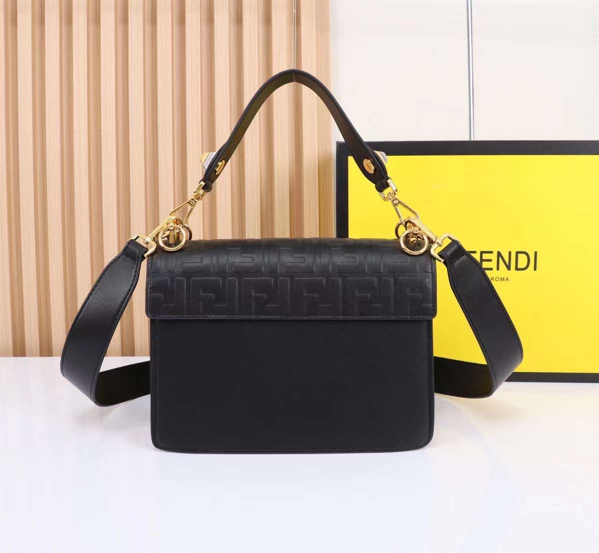 พร้อมส่ง 3 สี FENDI Kan I leather bag กระเป๋าสะพาย 🧡 เกรดออริจินอล 1:1 สลับแท้ ใช้งานต่างประเทศได้ ภาพถ่ายจากงานขายจริง