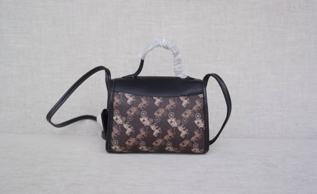 COACH Turnlock Top Handle With Horse And Carriage Print COACH Lady กระเป๋าสะพาย FM1981-144