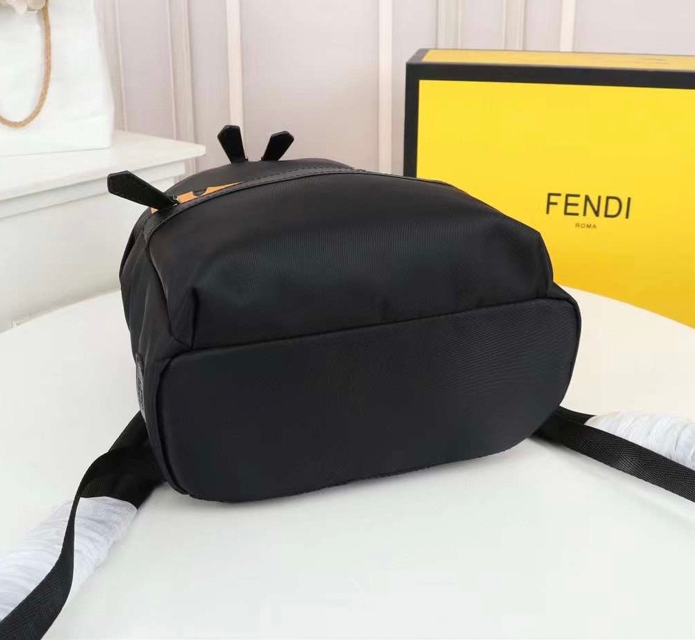 FENDI monster backpack เกรดออริจินอล FENDI Unisex Calfskin Nylon Logo Backpack กระเป๋าเป้เฟนดิ รุ่นยอดนิยมเอกลักษณ์แบรนด์ จุของได้เยอะ ใช้ได้ทั้งชายหญิง พกใบนี้ใบเดียวเอาอยู่ เป็นหนึ่งคอลเลคชั่นเด็ดที่สุดแห่งปีเลยจ้า