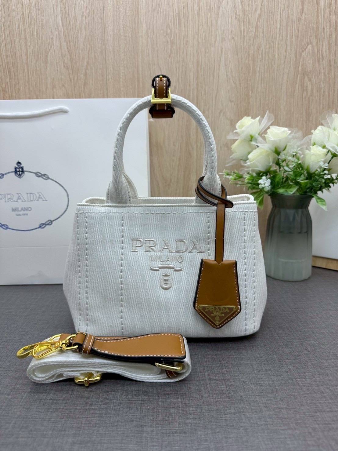 ORI หนังแท้ | Prada Jardinière linen blend mini-bag / Prada Tote Bag กระเป๋าทรงโท้ทใบเล็กน่ารัก ผ้าลินินผสม มาพร้อมดีไซน์ทันสมัย
