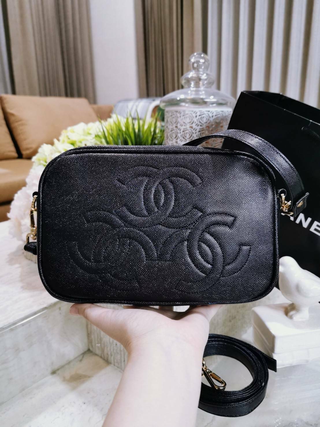 CHANEL Caviar Handbag Crossbody bag / Chanel Shoulder Bag With 2Straps กระเป๋าสะพาย หนังลายคาเวียร์ทั้งใบด้านหน้ามีโลโก้แบรนด์