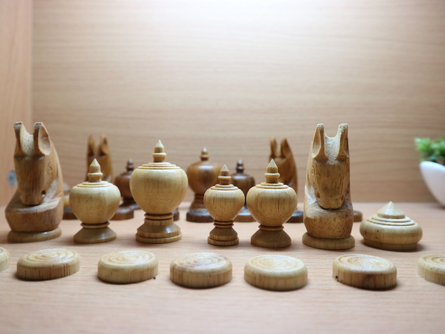 ชุดกระดานและตัวหมากรุกไทยไม้สักและไม้ยางพาราขนาดมาตรฐานพร้อมกล่องเก็บ