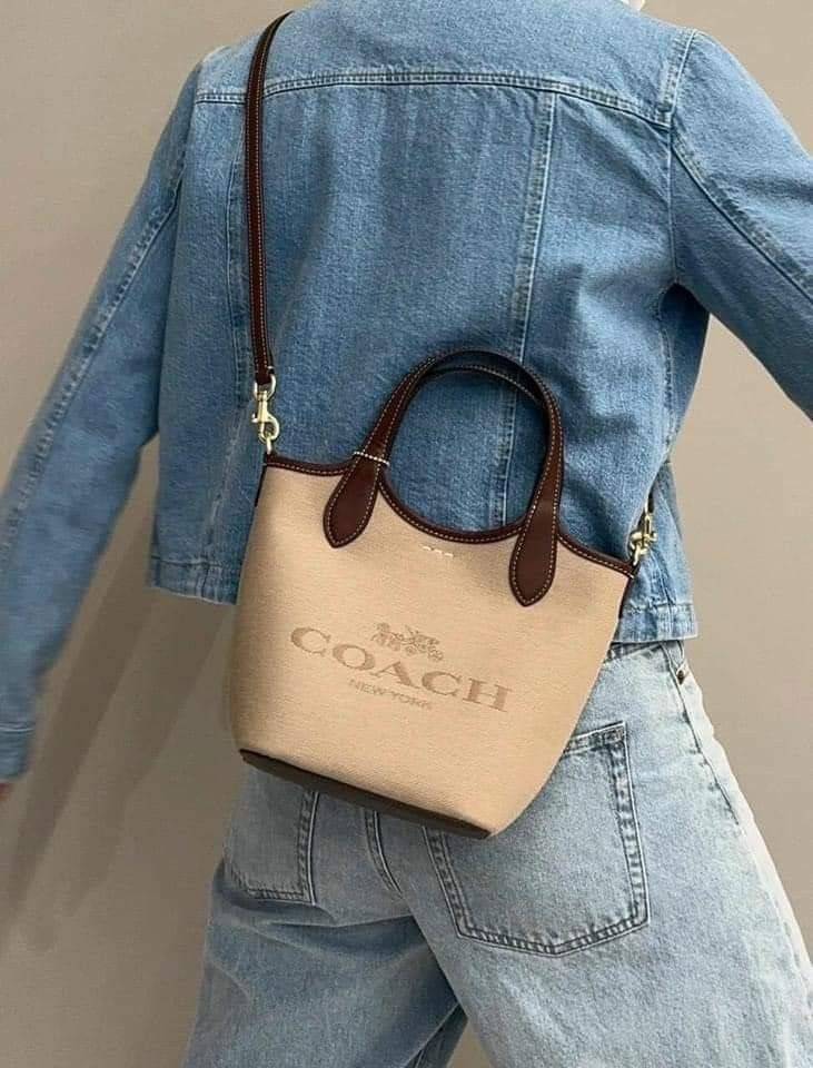 พร้อมส่ง 5 สี COACH HANNA BUCKET BAG กระเป๋าถือ/สะพายข้างทรงบักเก็ตรุ่นใหม่ดีไซน์เก๋น่ารัก เกรดท็อปออริ เกรดดีสุด สลับแท้ 1:1