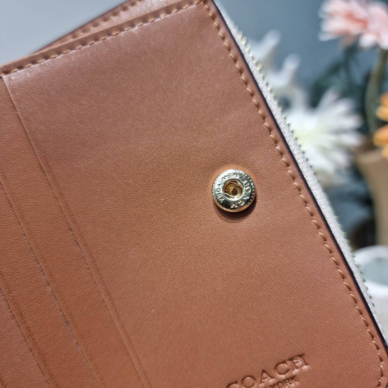 COACH CJ372 CR555 BILLFOLD WALLET WITH FLORAL PRINT กระเป๋าสตางค์ใบเล็กายดอกไม้ เกรดท็อปออริ เกรดดีสุด สลับแท้ 1:1 ใช้ต่างประเทศได้