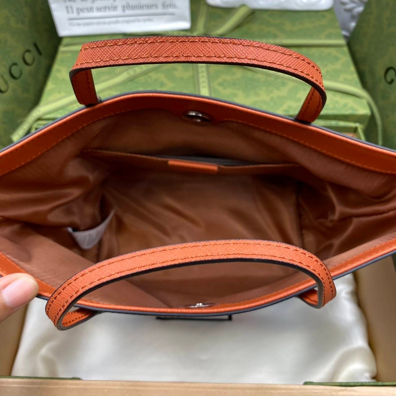 VIP 】Animal-Friendly Gucci Kid GG Supreme Tote Bag งานหนังแท้ทรงตั้งสวย ขนาดกะทัดรัด จุของได้เยอะ ใช้ได้ทั้งเด็กและผู้ใหญ่ น่ารักมากค่ะ **ขายดีตลอดกาล**